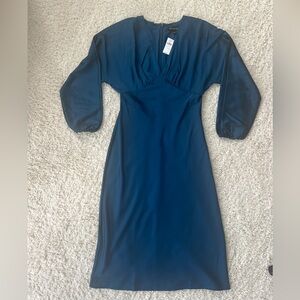 Women’s size 2 satin dress by banana republic   NWT.